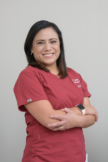 Dra. Claudia Flores Flores